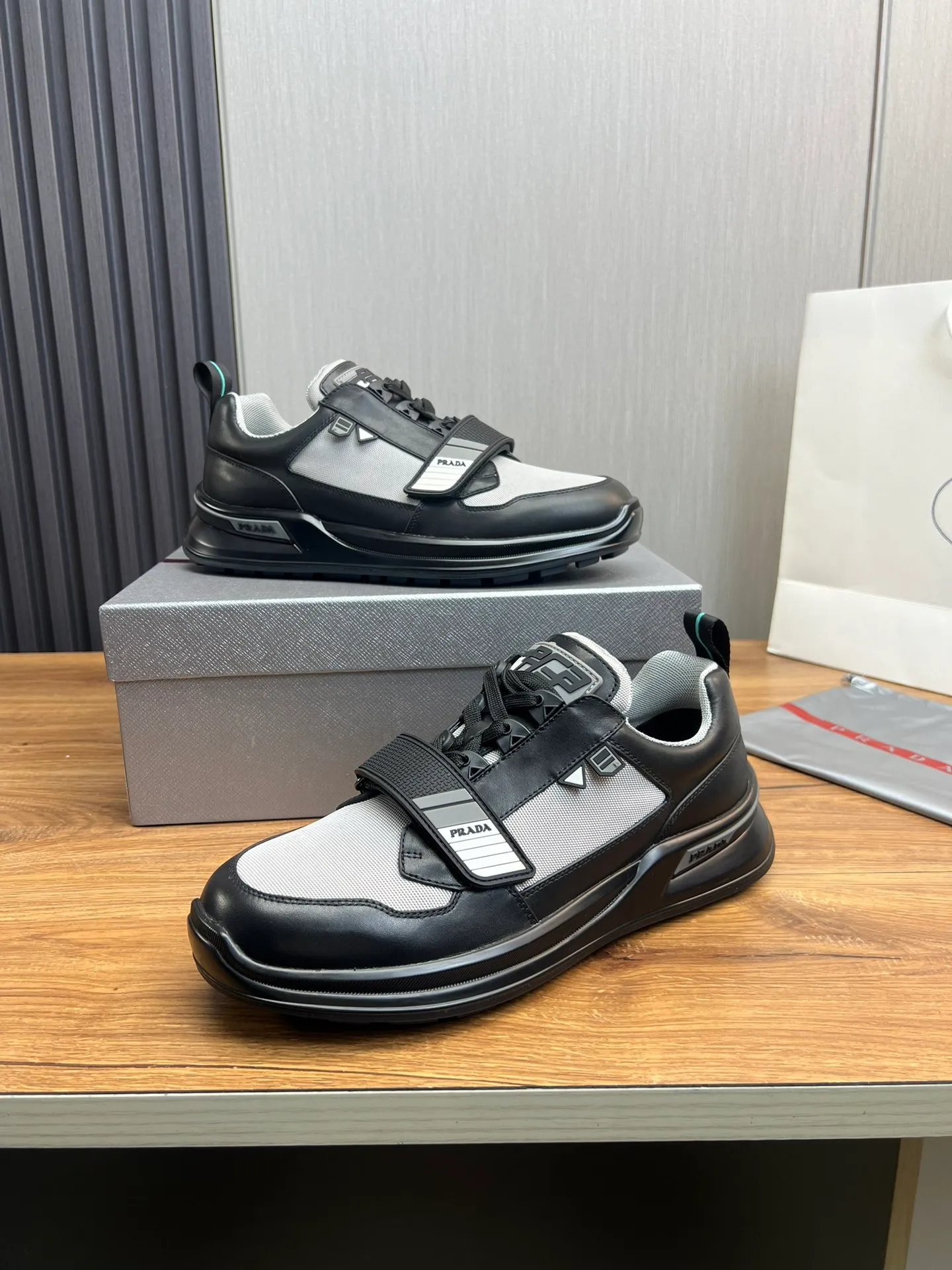 Men's shoes 💰620💰 [PRADA] Men's shoes are popular in the counter, official website is synchronized, high-quality shipments ✔️Original cowhide stitching mesh + cowhide lining, 1🆚1 replica, original original bottom, 38-45 (45 customized, non-refundable)